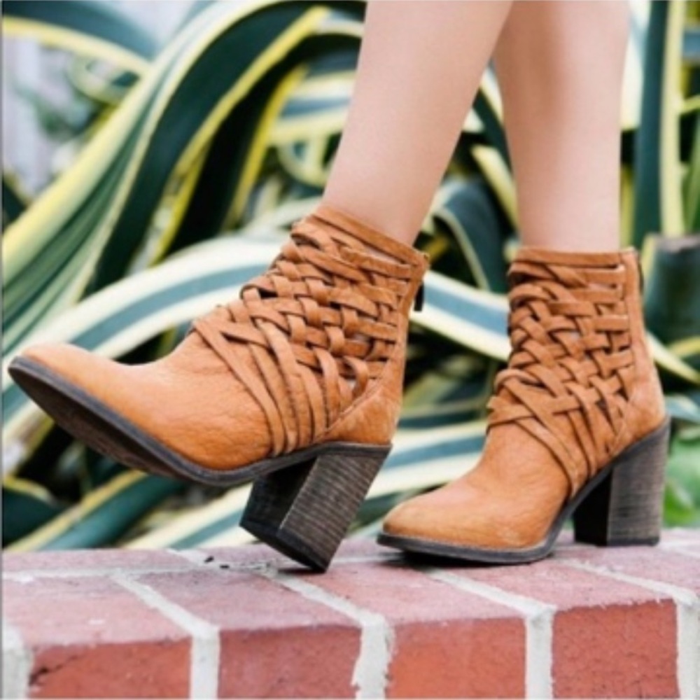 Women's Tan Ankle Boots